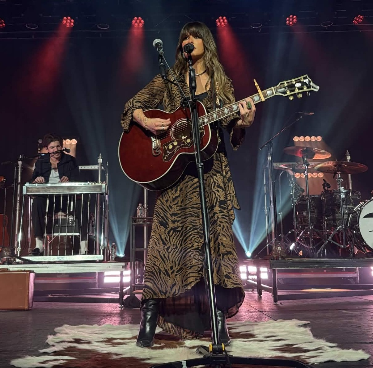 Ella Langley onstage in Grand Rapids in 2025, a year before the Ella Langley BOK Center security threat