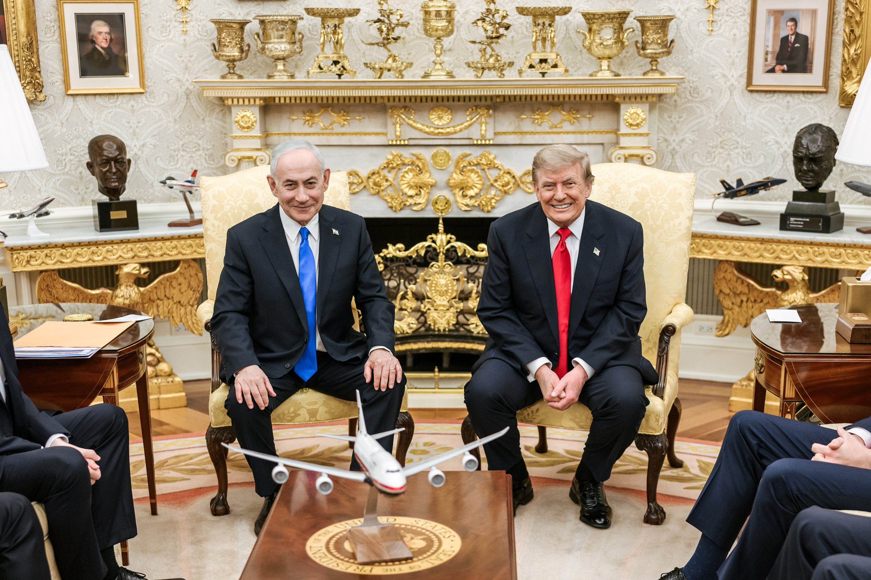 President Donald Trump in the Oval Office as the Trump Putin diesel deal faces pressure from Ukraine oil strikes