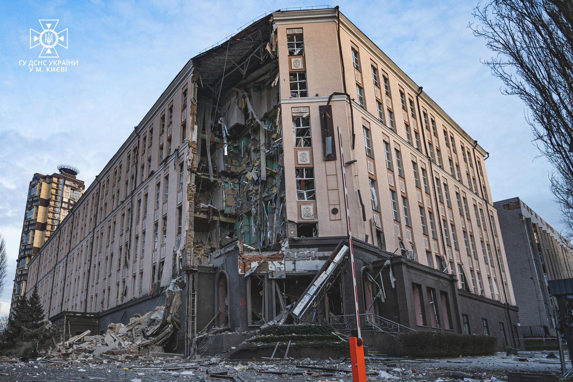 Damaged residential building in Kyiv after a Russian missile attack, the kind of strike that killed more than 100 Ukrainian civilians this week