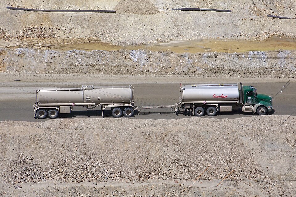 Diesel tanker truck illustrating fuel distribution as US diesel prices remain near 2026 records