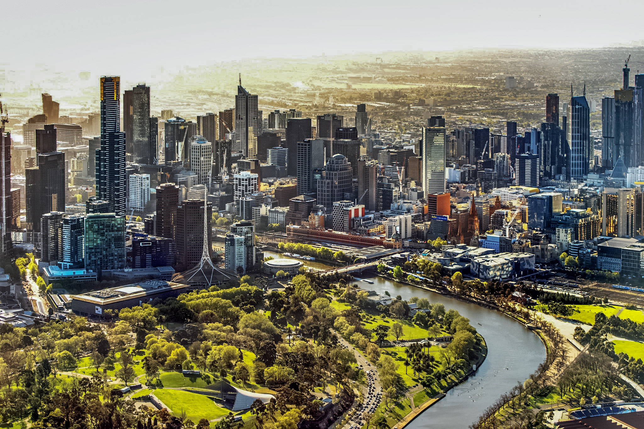 Melbourne skyline — the AFP counterterrorism flydubai probe is examining Hamam al-Hammami's student years in Victoria, Australia between 2015 and 2017