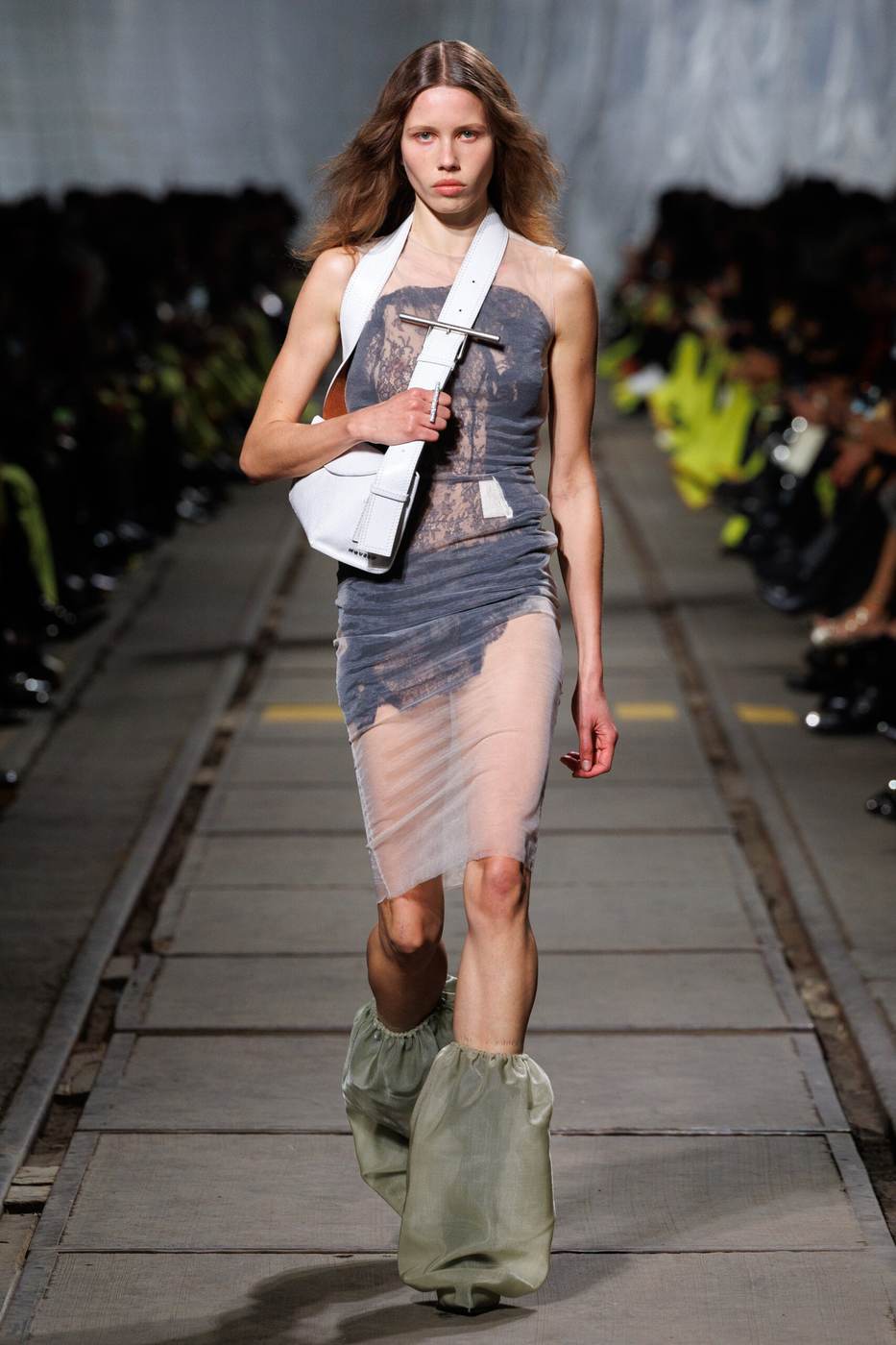A model wearing an Alexander McQueen runway look by Seán McGirr
