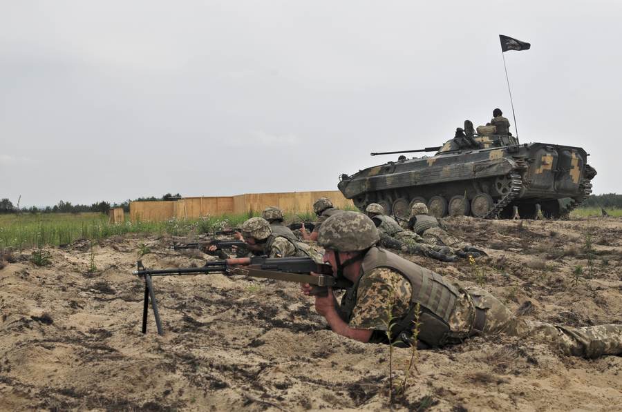 A BMP-2 infantry fighting vehicle provides supporting fire during a Ukrainian infantry platoon live-fire exercise — Ukraine captures 250 Russian soldiers near Lyman in the robot-led Operation Vivaldi