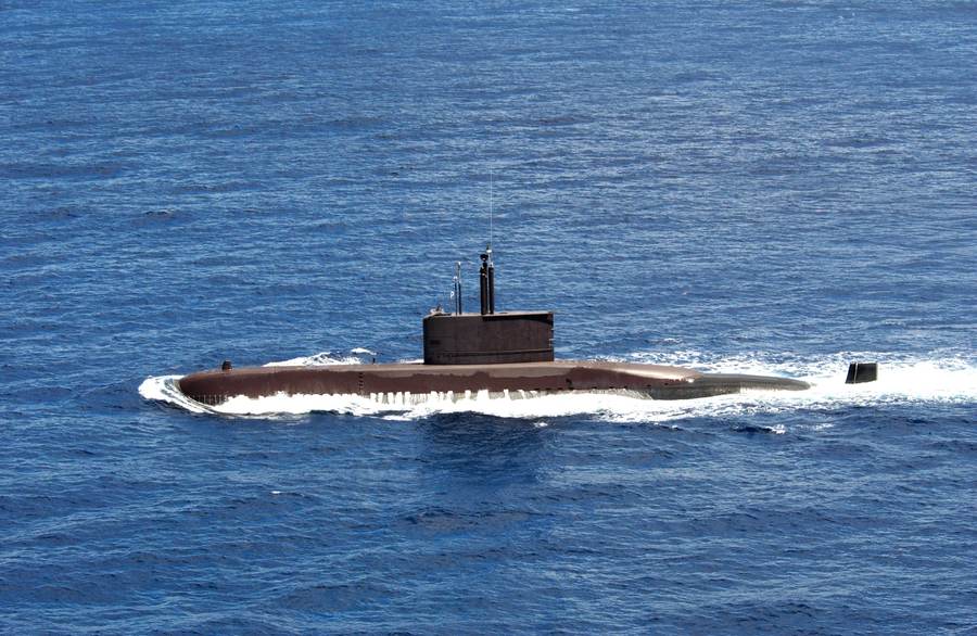 A Republic of Korea Navy Chang Bogo-class submarine underway — South Korea plans nuclear-powered boats under the Jang Bogo N project by the mid-2030s.