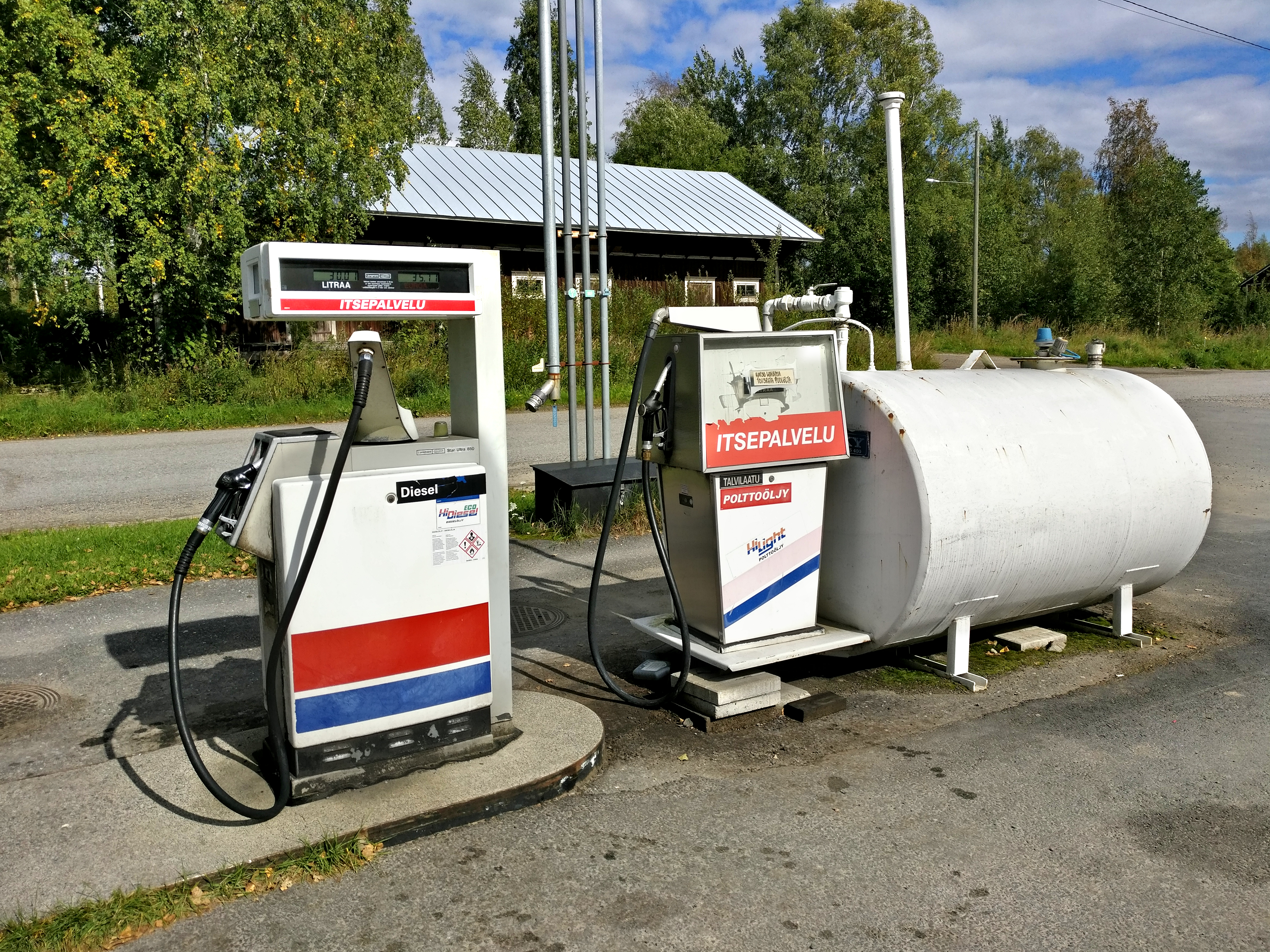 Diesel fuel pump — G7 agrees emergency diesel stockpile release after Trump diesel export ban threat