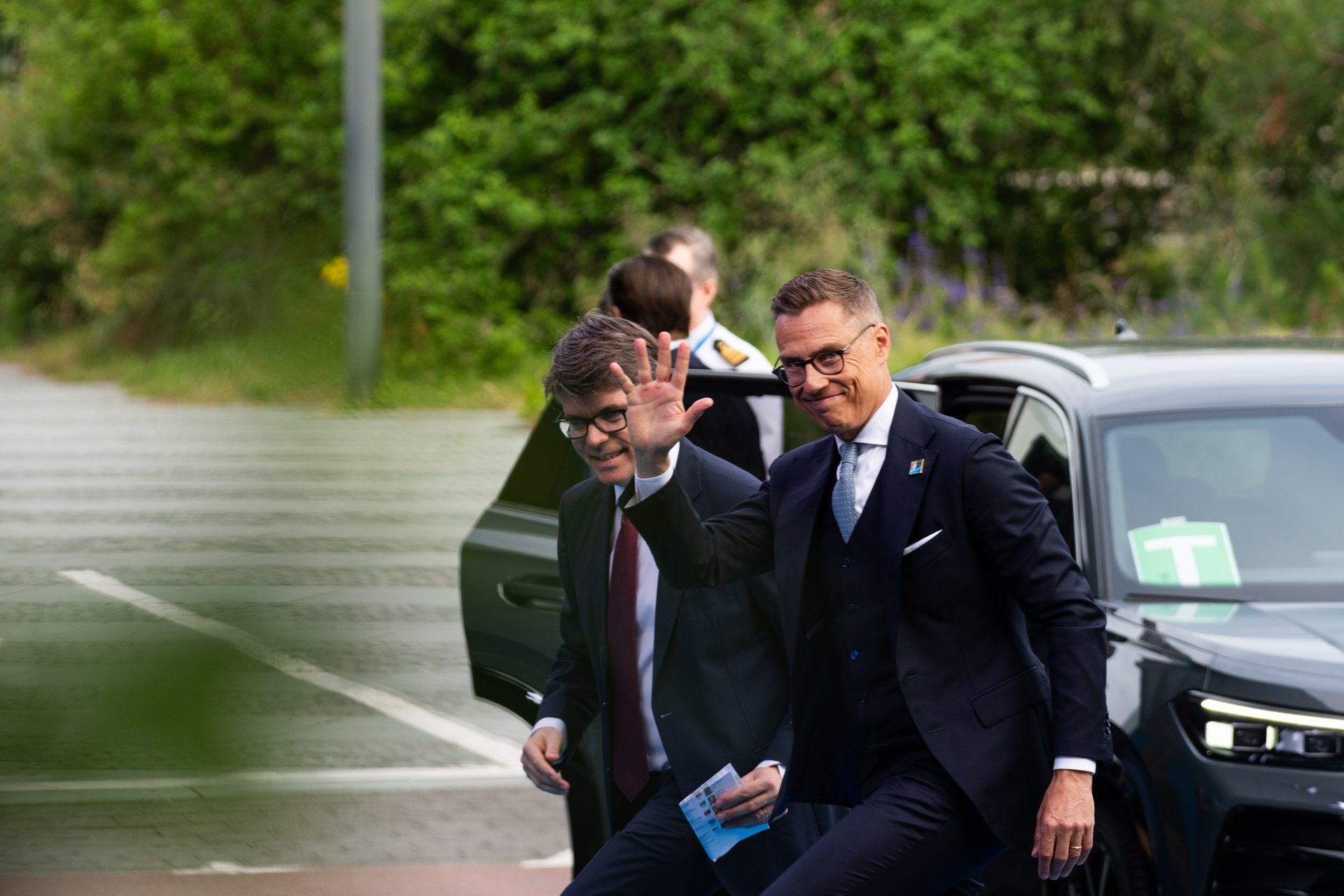 Finnish President Alexander Stubb arriving at a NATO summit — Stubb made the Finland Norway Putin phone call from Helsinki alongside Norway's Støre