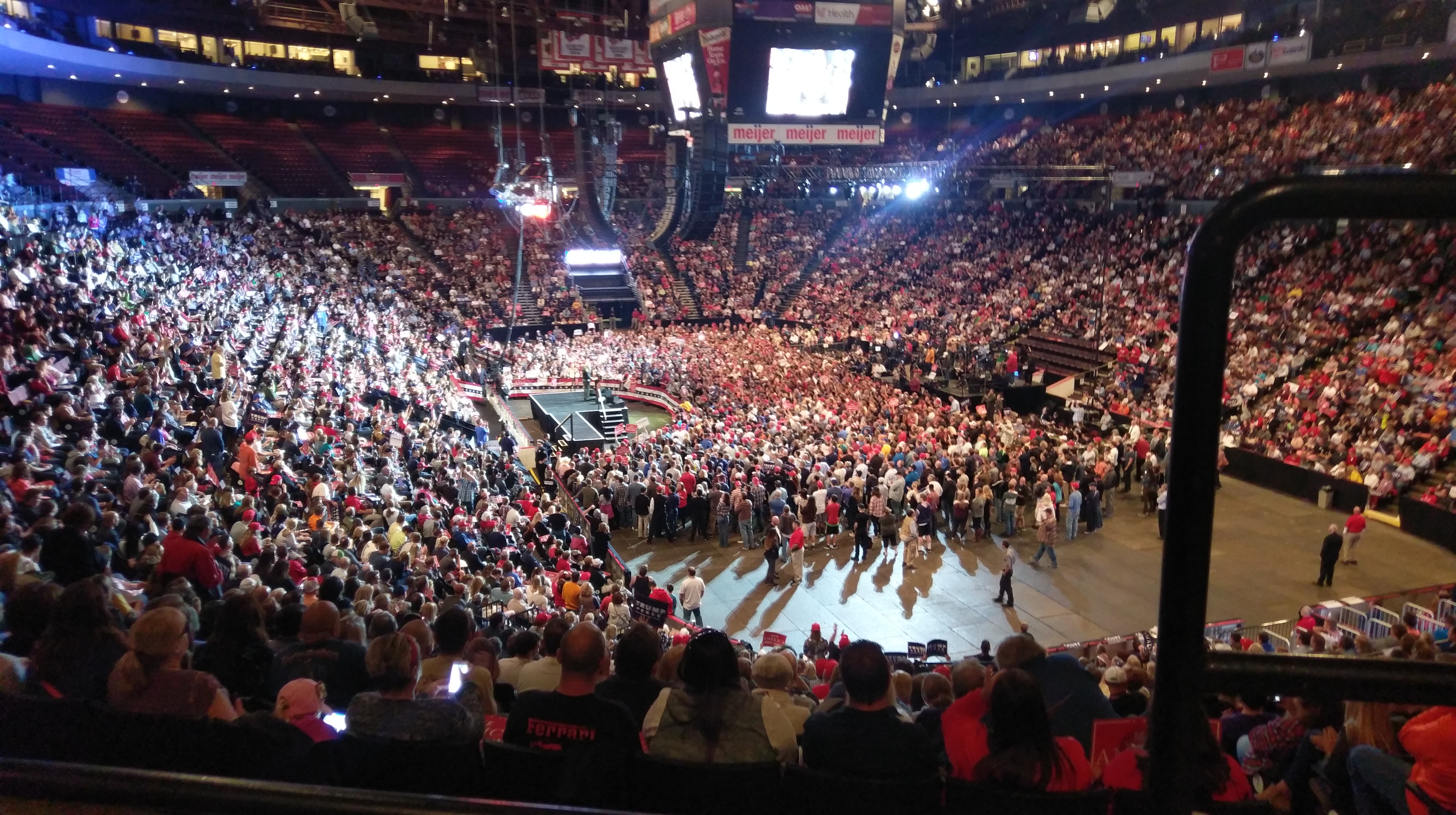 Crowd at a Donald Trump campaign rally — Trump Atlantic Ocean rename rally story, file photo