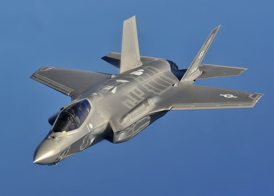 U.S. Air Force F-35A Lightning II in flight as the Pentagon investigates parts diverted to Hong Kong