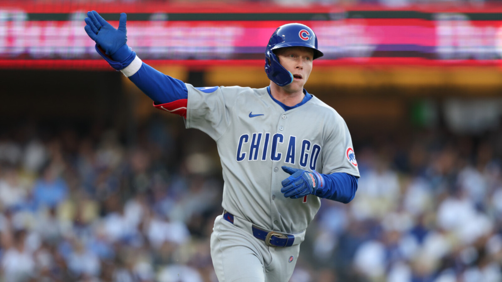 Pete Crow-Armstrong running during a Chicago Cubs game