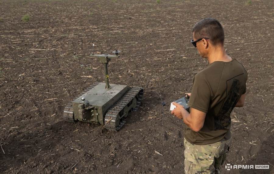 Ukrainian UGV similar to the explosive-laden ground robots airdropped behind Russian lines in Operation Vivaldi near Lyman