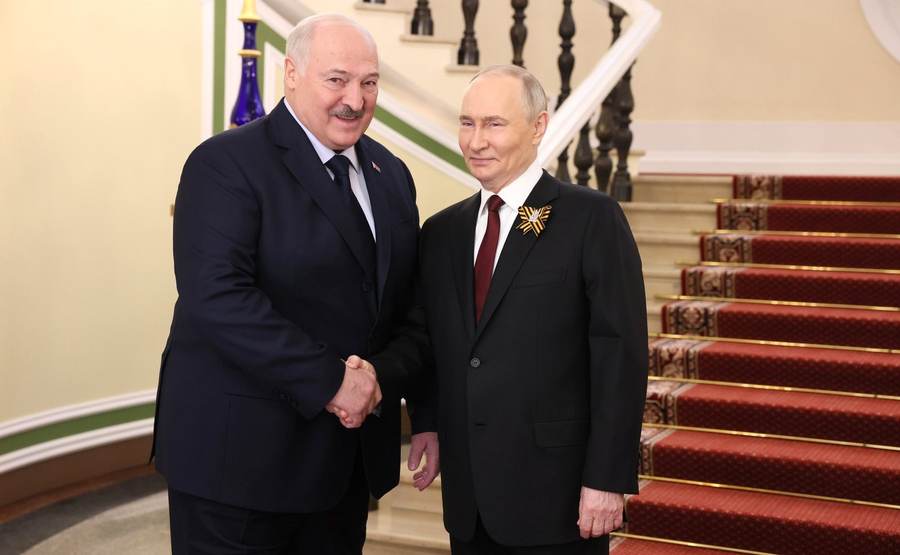 Russian President Vladimir Putin &mdash; file photo. Putin signed a September 28 decree expanding Russia&rsquo;s armed forces to 1.55 million active troops