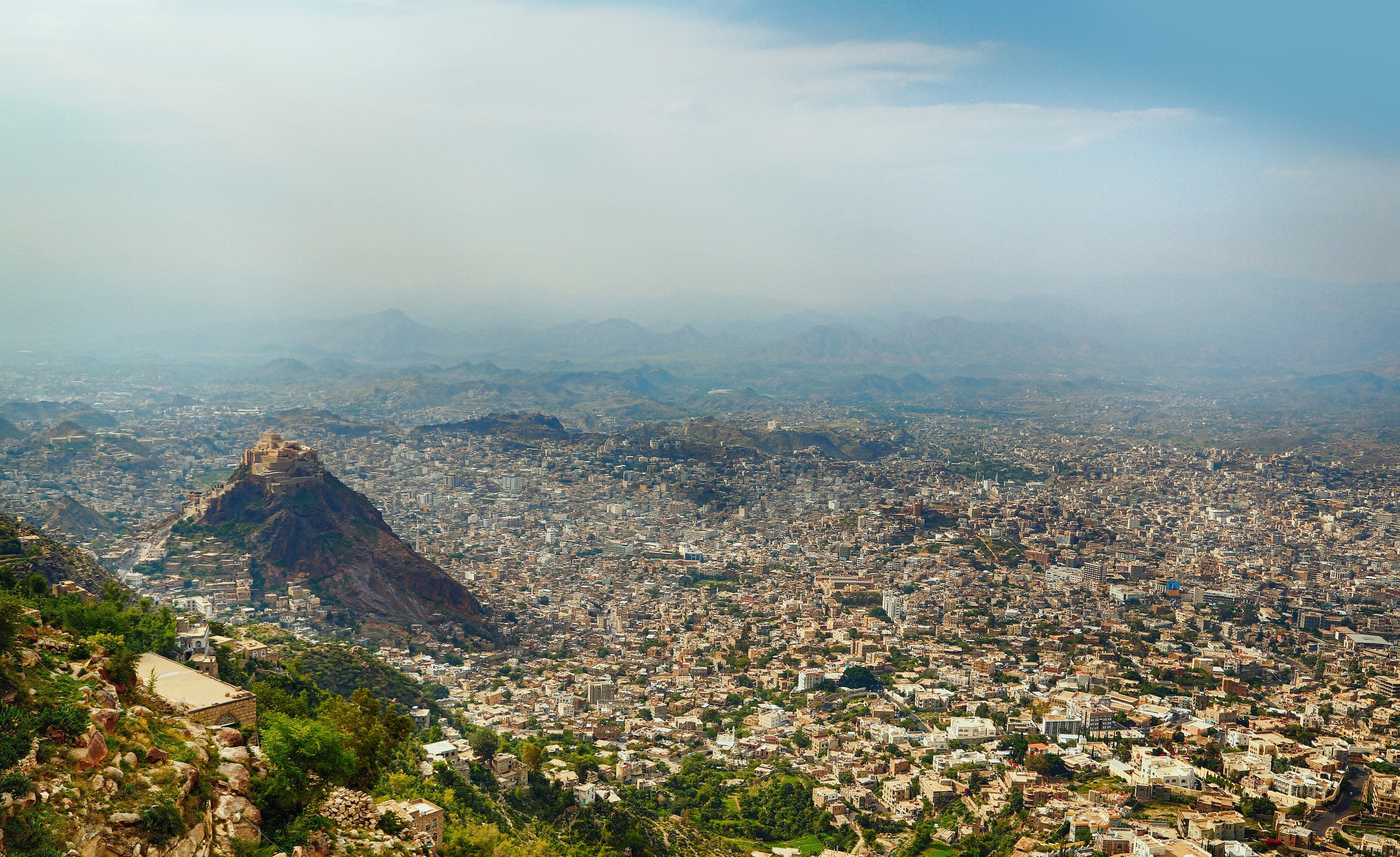 Taiz spread around the foot of Jabal Saber in Yemen, with Al-Qahirah Castle on its hill — the besieged city at the centre of the Taiz siege Yemen war