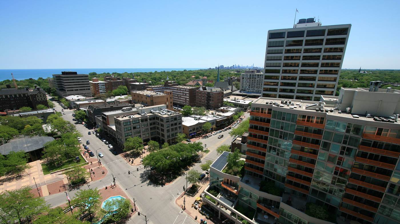 Aerial view of downtown Evanston, Illinois, where federal immigration agents mistakenly detained a U.S. citizen on September 20, 2026