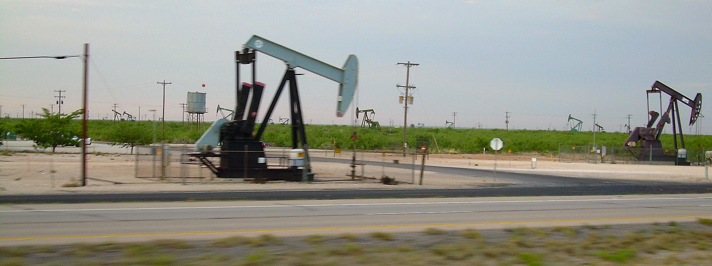Nasdaq futures fall oil tops $112 — pumpjacks in a Texas oil field near Midland, file photo