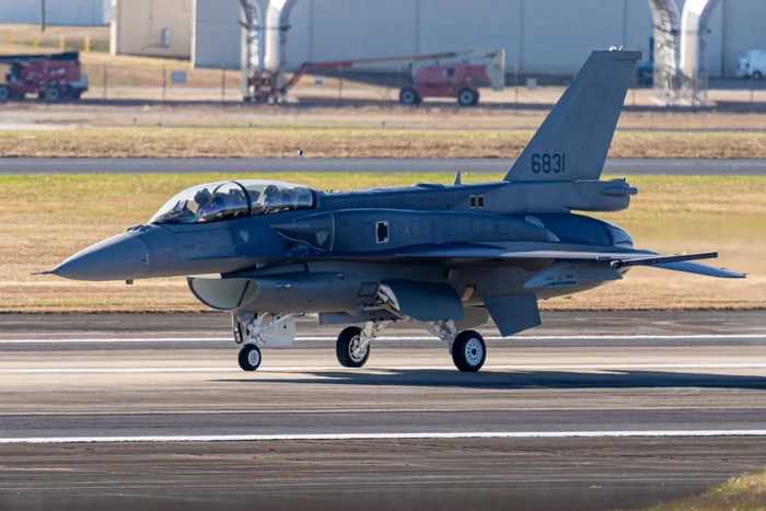 Taiwan-bound F-16 Block 70 fighter taxiing at Lockheed Martin's Greenville facility