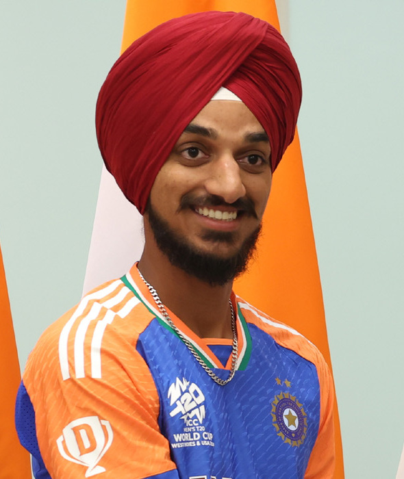 Arshdeep Singh in an India T20 jersey; he took 2 for 33 in the India vs New Zealand 2nd T20I in Christchurch