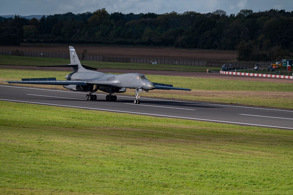 A U.S. Air Force B-1B Lancer lands at RAF Fairford, the base the Pentagon has now pulled all its bombers from.
