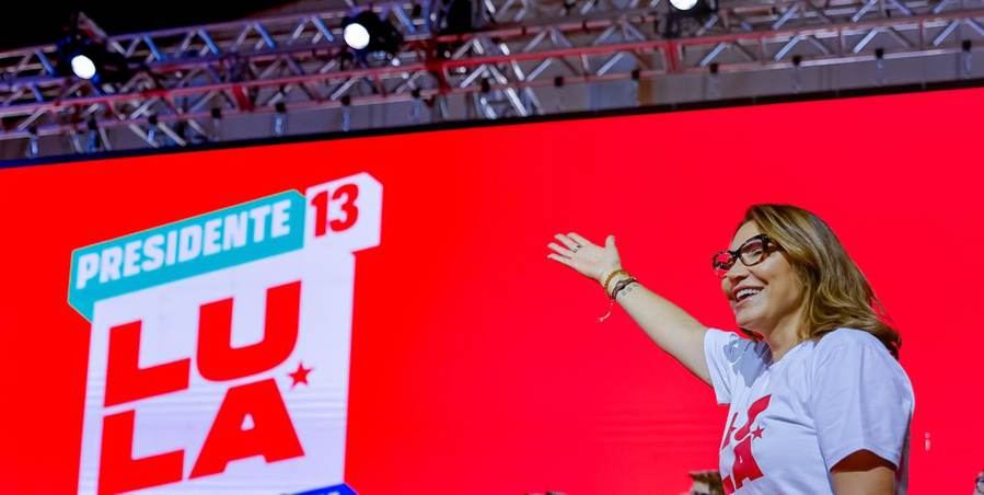 Luiz Inácio Lula da Silva at a 2026 campaign event in Belo Horizonte, Brazil — Brazil election 2026 polls show the race against Flávio Bolsonaro is a statistical dead heat five days before the October 4 first round