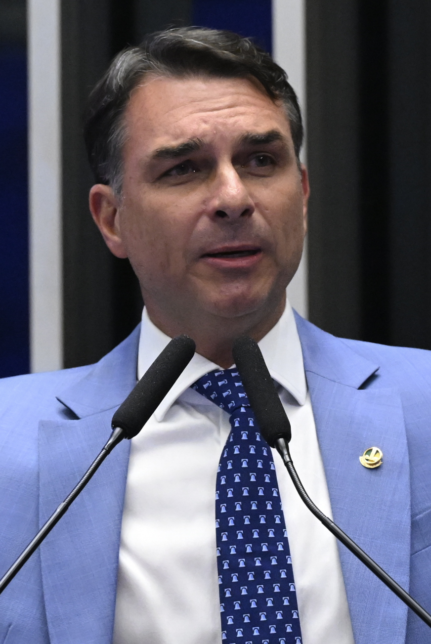 Senator Flávio Bolsonaro, Liberal Party presidential candidate — Brazil election results 2026 show him leading Lula in early first-round counting