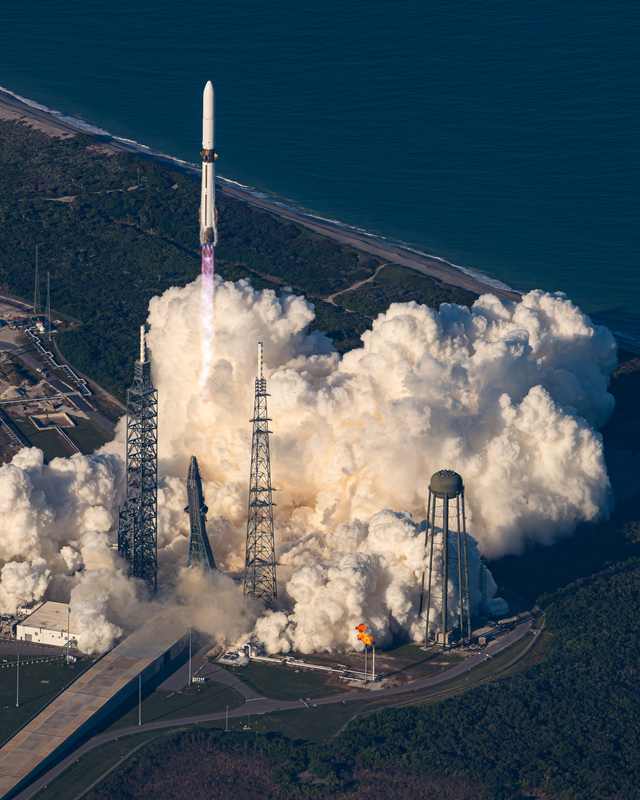 Blue Origin New Glenn rocket lifts off ahead of a potential Blue Origin IPO