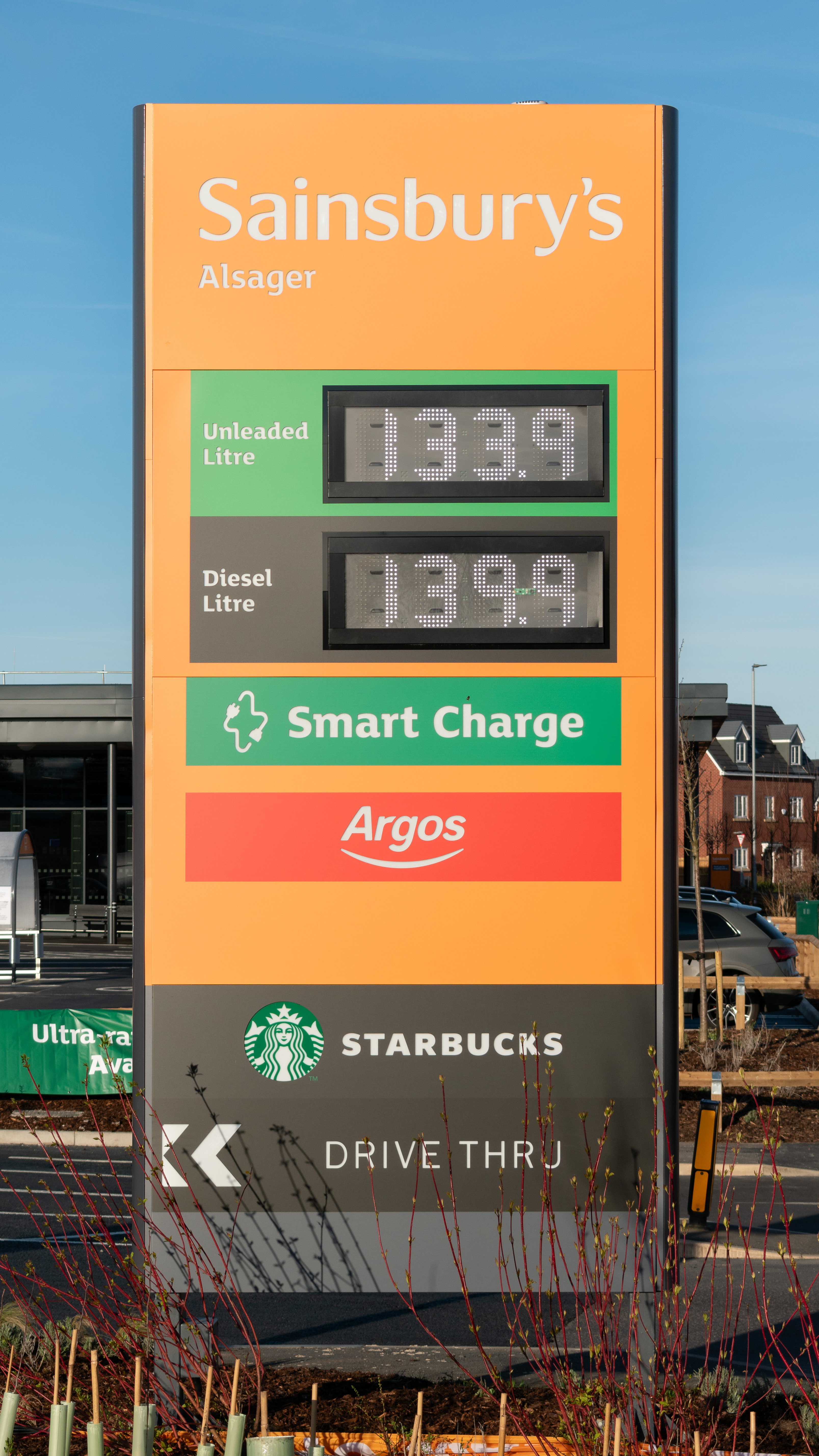 UK inflation rises to 3.5 percent — a UK petrol station price board, file photo