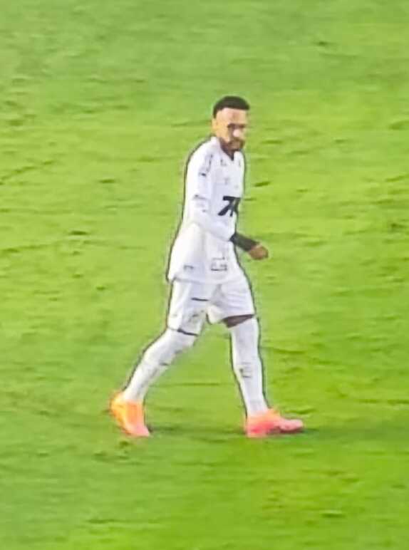 Neymar red card story — Neymar in a Santos shirt on the pitch in a 2025 file photo