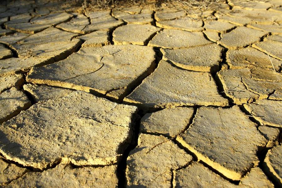 Cracked drought-affected soil representing super El Nino 2026 food insecurity risks