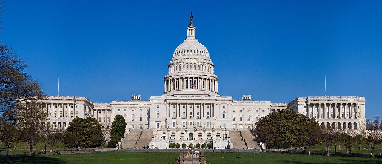 The U.S. Capitol in Washington — the Cook Political Report moved 15 House races toward Democrats on September 25, 2026, projecting 220 to 230 seats for the party
