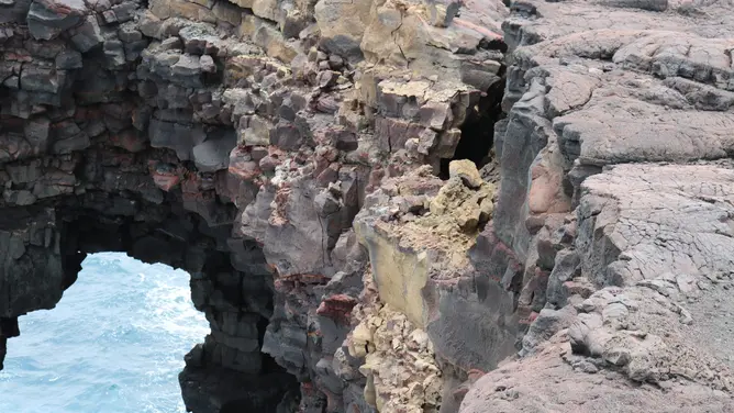 Kilauea lava arch cliff cracks and instability near Hōlei Sea Arch after the 2018 eruption