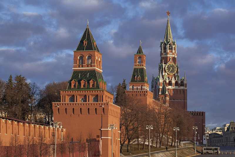 Kremlin towers in Moscow as Russia's Donbas demand shapes Ukraine Russia ceasefire negotiations