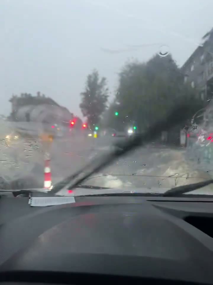 Driving through heavy rain in Istanbul during the October 14 storm