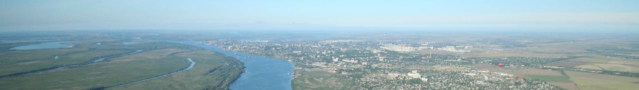 Aerial view of Kherson and the Dnipro River near Russian-occupied Oleshky, where Ukrainian drones delivered food and medicine in September 2026