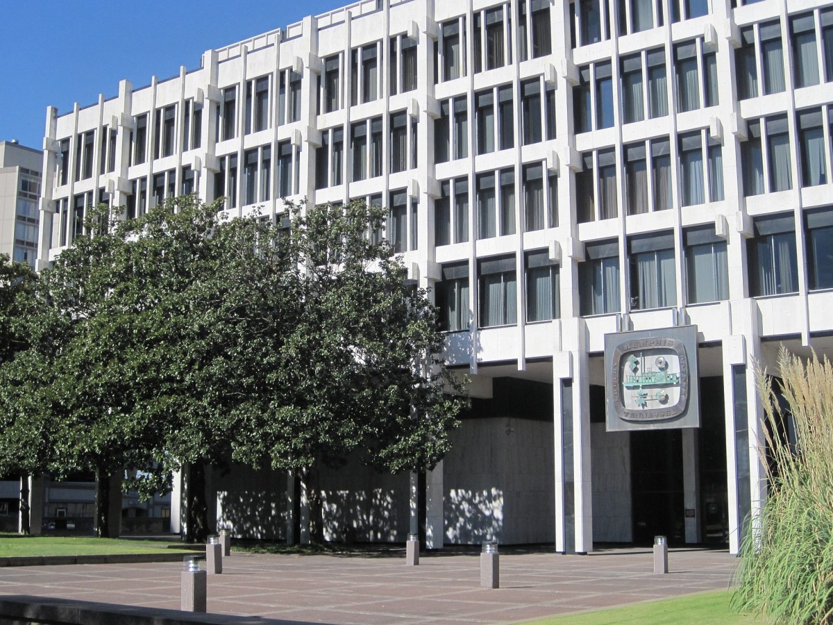 Memphis City Hall, where the October 6 city council meeting over the Memphis data center moratorium vote ended in chaos