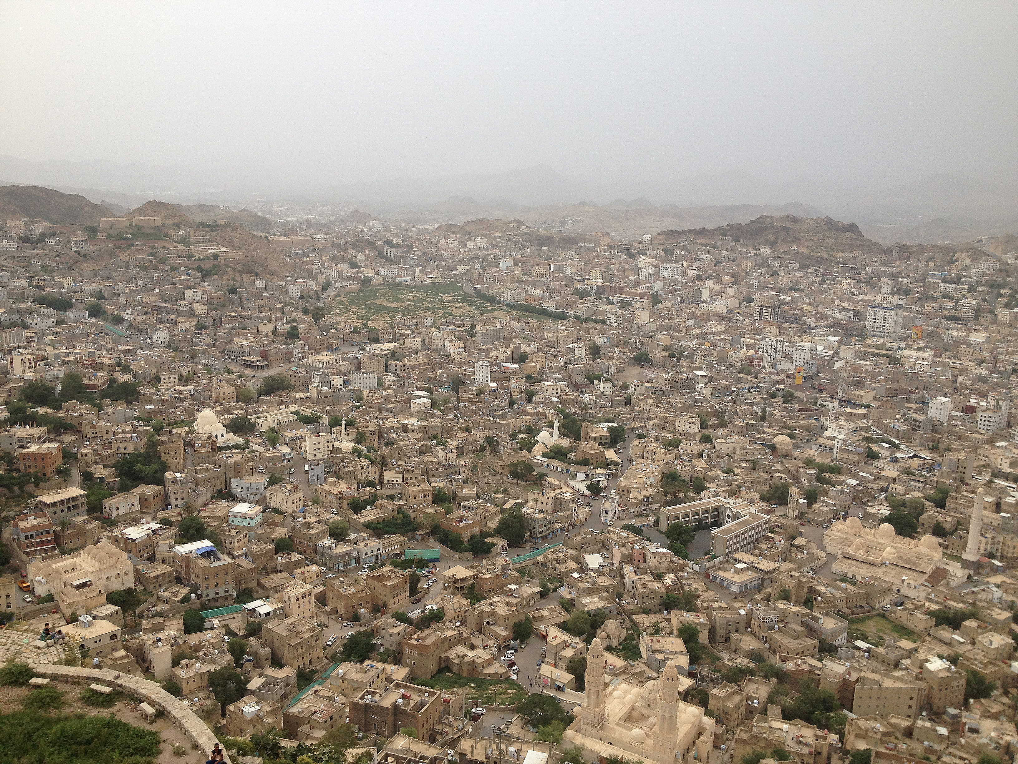 Taiz, Yemen, seen from Al-Qahirah Castle above the city — Yemen's third city under a tightening Houthi siege as Saudi airstrikes Yemen market claims lead the Yemen war news