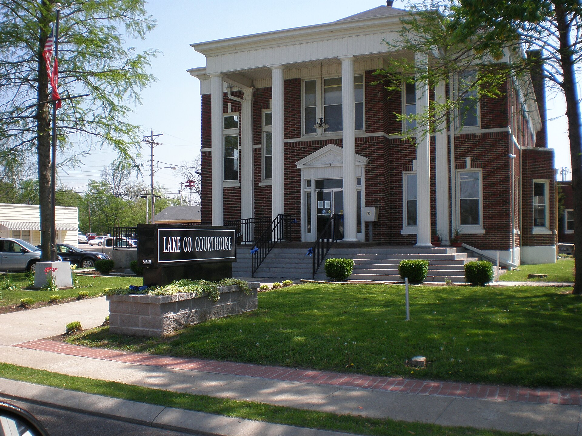 The Lake County Courthouse in Tiptonville, Tennessee, a red-brick courthouse with white columns and a Lake Co. Courthouse sign — file photo