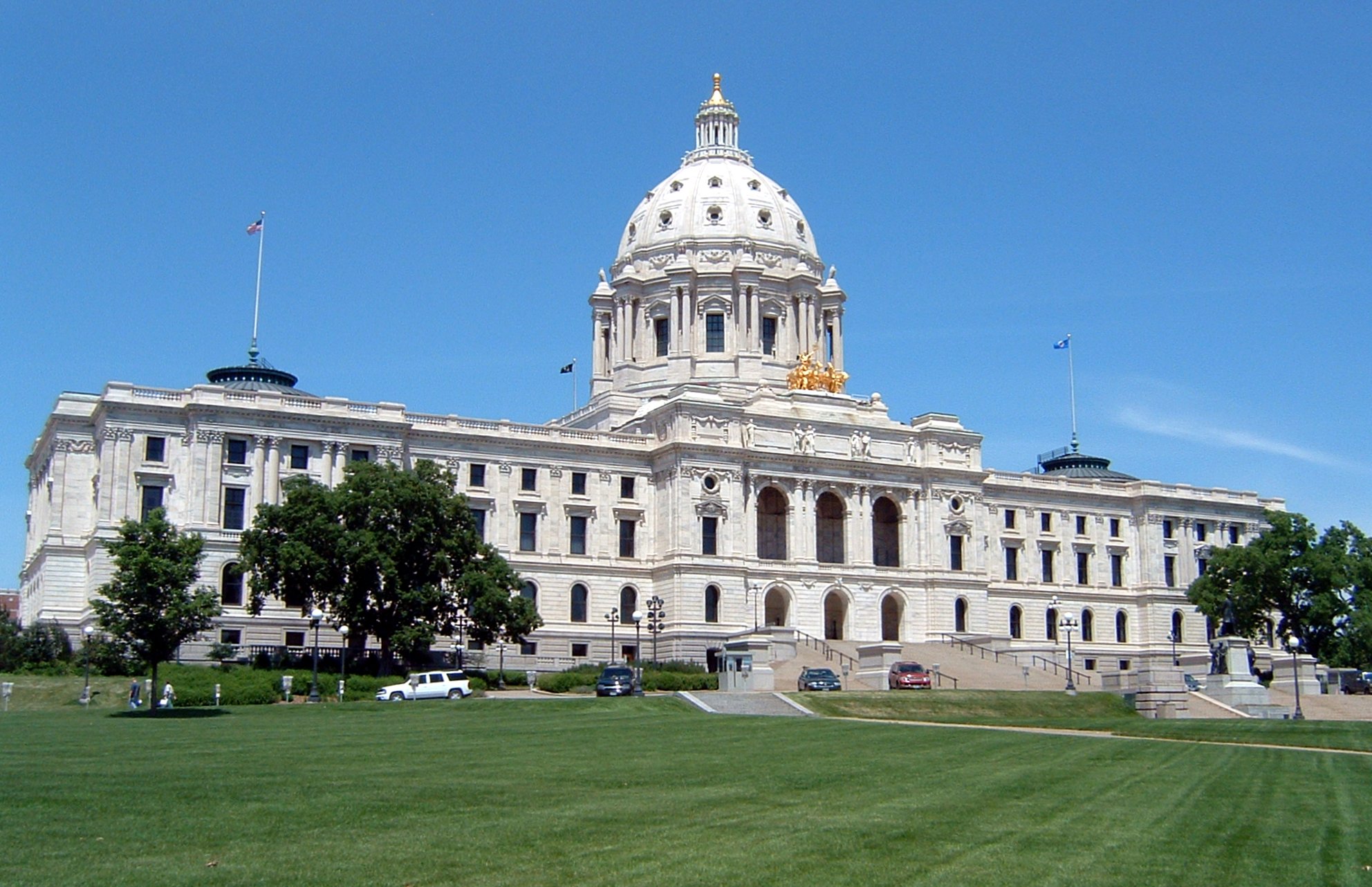 Minnesota State Capitol in St. Paul, the state at the centre of the DOJ Minnesota judges recusal fight over Operation Metro Surge