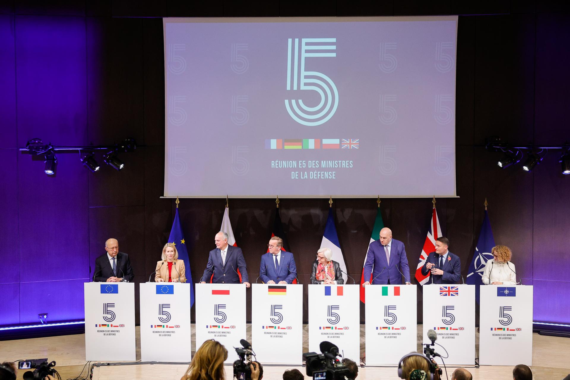 Defence Commissioner Andrius Kubilius and EU foreign policy chief Kaja Kallas at the E5 defence ministerial press conference in Paris on October 26, 2026
