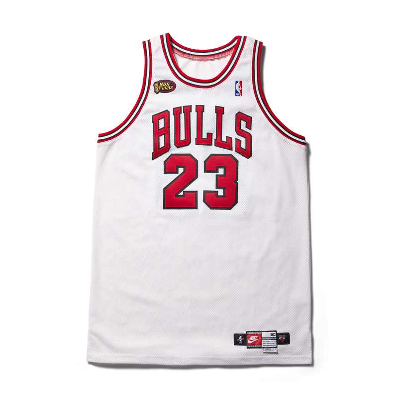 Michael Jordan's white home Chicago Bulls jersey from Game 3 of the 1998 NBA Finals, with NBA Finals patch