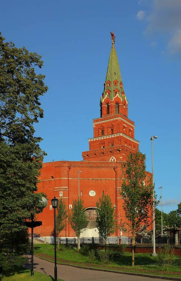 The Borovitskaya Tower of the Moscow Kremlin — Russia's record 2027 defence budget and war-economy decisions are made here