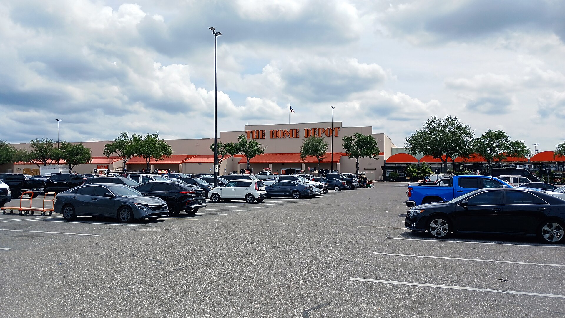 A Home Depot store in Tampa, Florida — Home Depot led the Dow with a 3.39% gain in the defensive rotation
