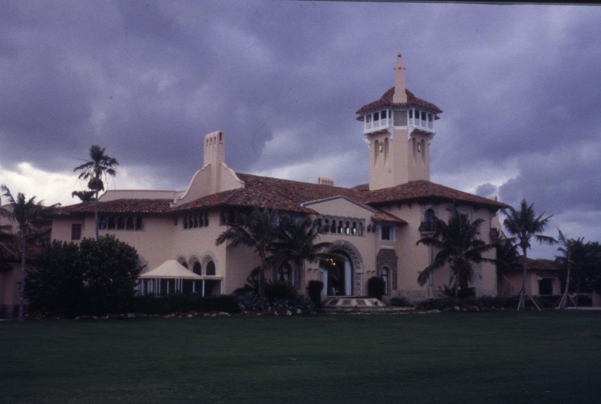Mar-a-Lago in Palm Beach, Florida in 1999, Donald Trump's club where he and Jeffrey Epstein were both fixtures of the social scene before their falling out in the mid-2000s