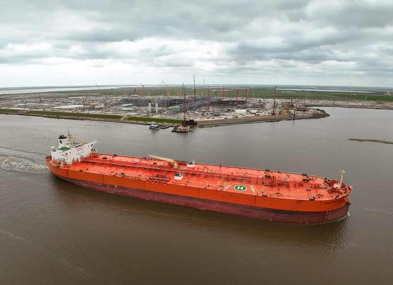 Crude oil tanker at sea — Iran oil shadow fleet tankers like these move sanctioned crude across the oceans