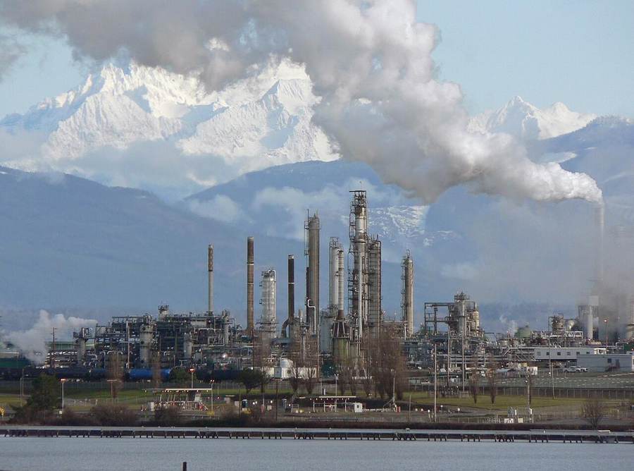 Oil refinery processing towers and industrial units, illustrating the type of infrastructure targeted in the Ilsky oil refinery strike