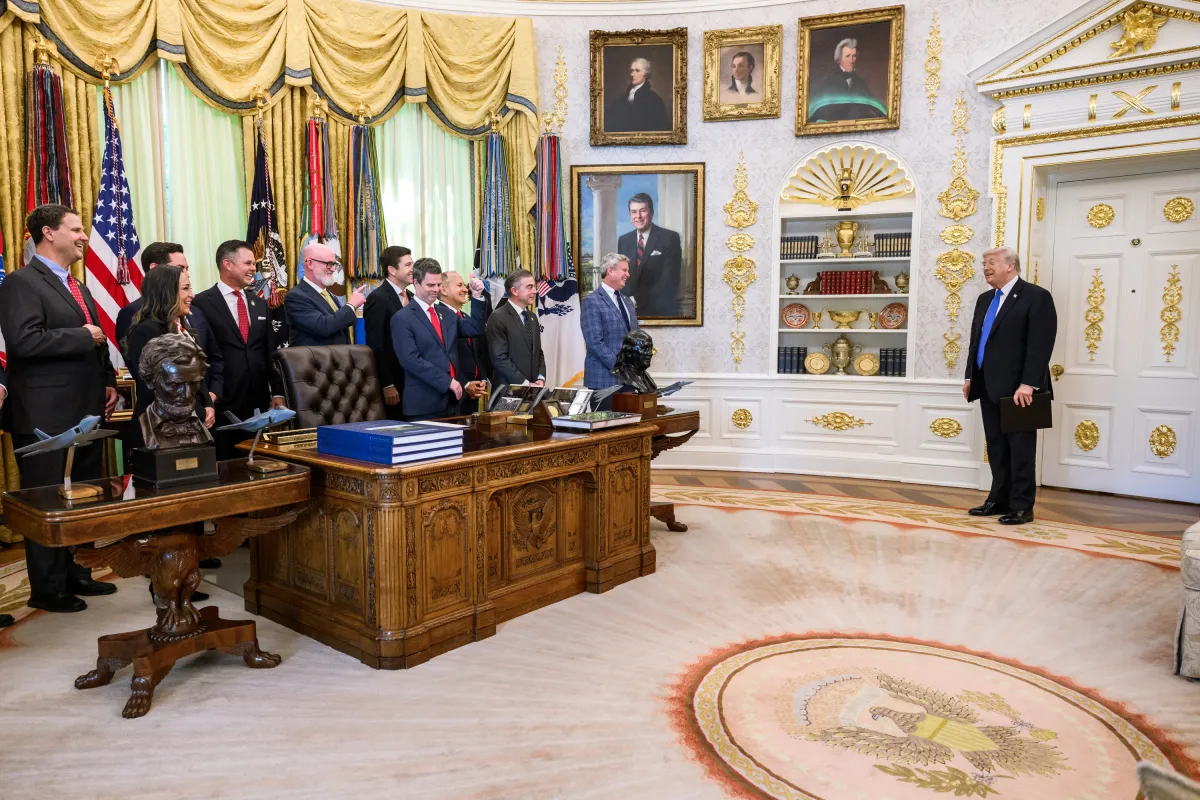 President Donald Trump in the Oval Office as the Trump Iran retaliation threat raises escalation risks