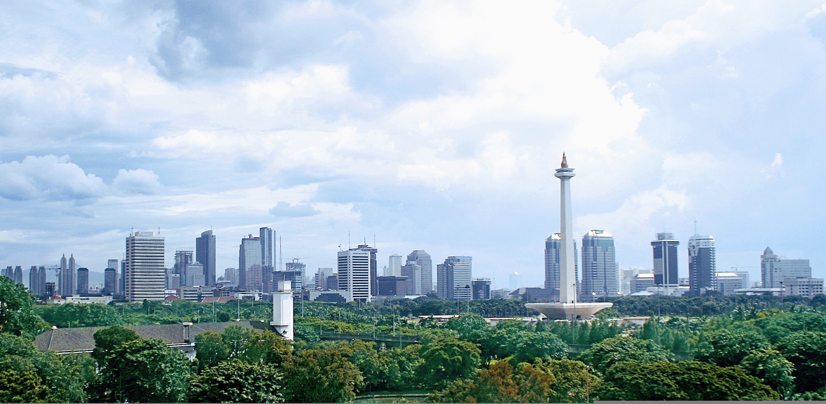 Indonesia energy exports warning Bahlil Prabowo — Jakarta skyline, file photo