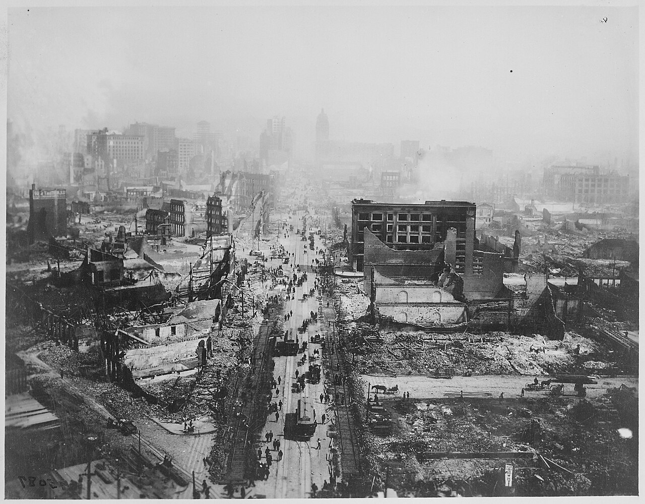 Ruins of San Francisco still smoldering after the 1906 earthquake