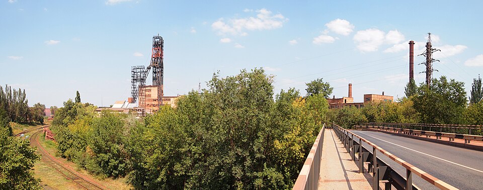 Industrial district and mine infrastructure in Kryvyi Rih during the Ukraine war economy 2026