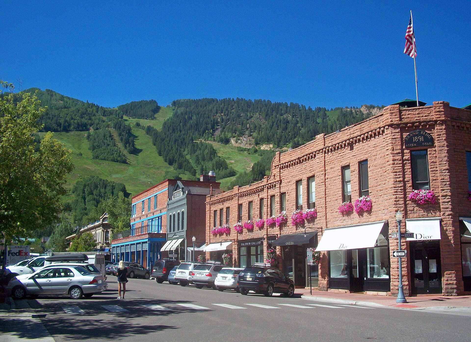 Downtown Aspen, Colorado, below the ski slopes — one of the luxury destinations where prosecutors said the Alexander brothers assaulted women