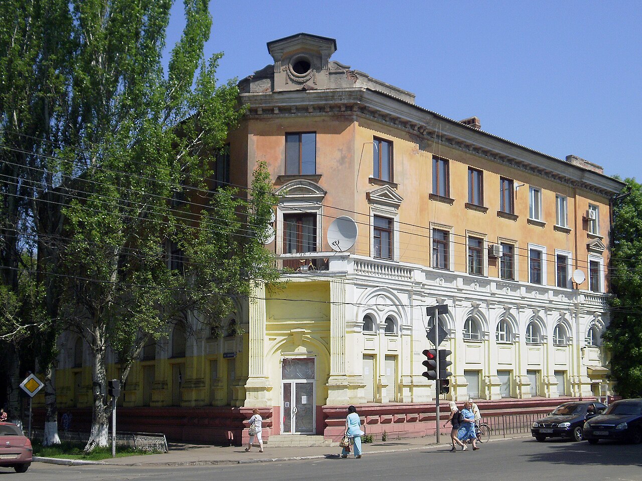 A street building in Sloviansk, Donetsk region, the second city covered in full by the expanded Ukraine mandatory child evacuation