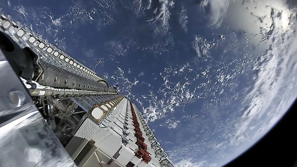 A stack of 60 Starlink satellites atop a Falcon 9 rocket shortly before deployment — the constellation behind the Starlink and Starshield services restored in Ukraine, file photo